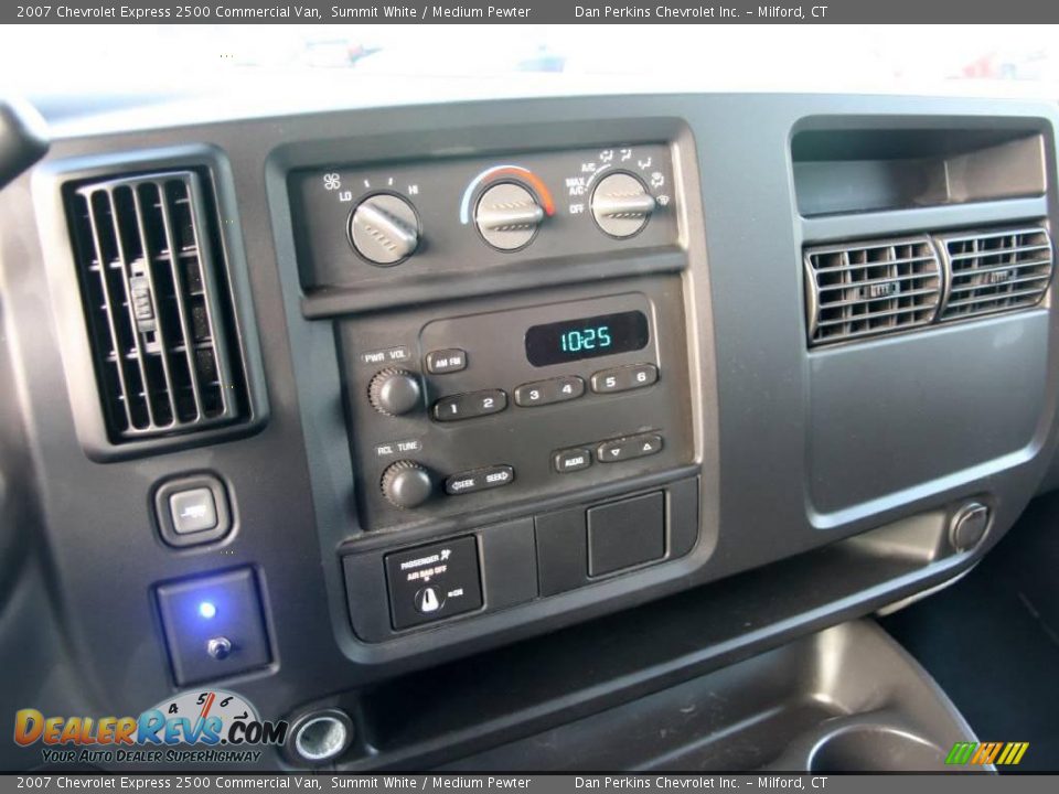2007 Chevrolet Express 2500 Commercial Van Summit White / Medium Pewter Photo #11