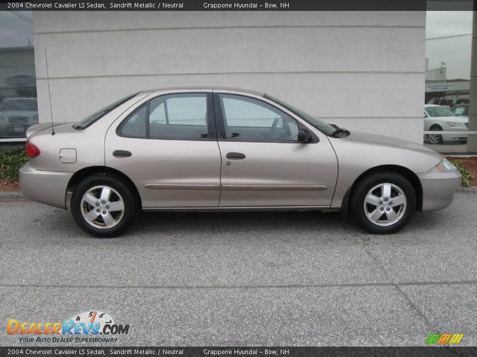 2004 Chevrolet Cavalier LS Sedan Sandrift Metallic / Neutral Photo #2