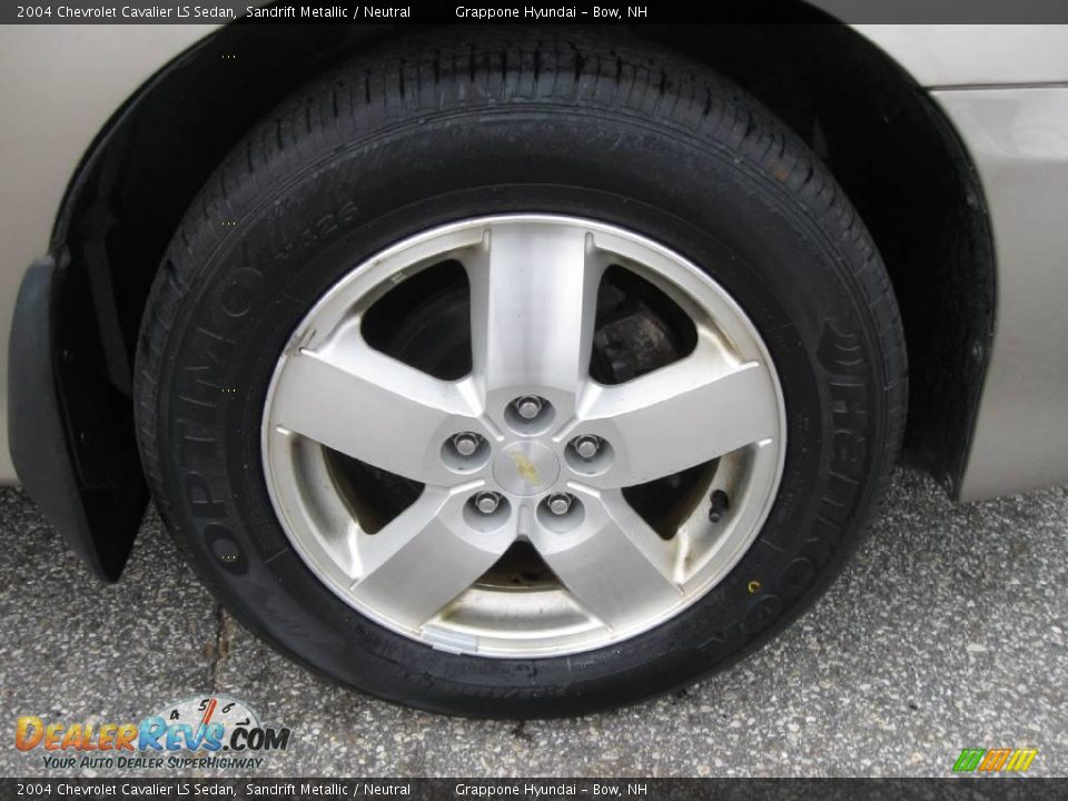 2004 Chevrolet Cavalier LS Sedan Sandrift Metallic / Neutral Photo #4
