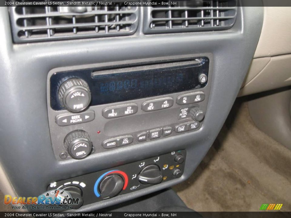 2004 Chevrolet Cavalier LS Sedan Sandrift Metallic / Neutral Photo #7