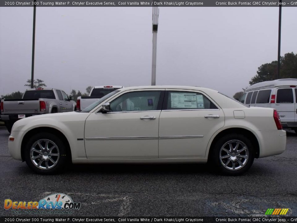 2010 Chrysler 300 Touring Walter P. Chryler Executive Series Cool Vanilla White / Dark Khaki/Light Graystone Photo #5