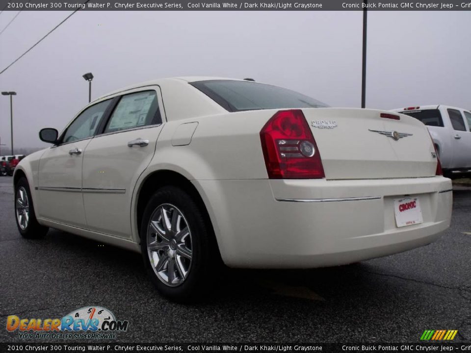 2010 Chrysler 300 Touring Walter P. Chryler Executive Series Cool Vanilla White / Dark Khaki/Light Graystone Photo #6