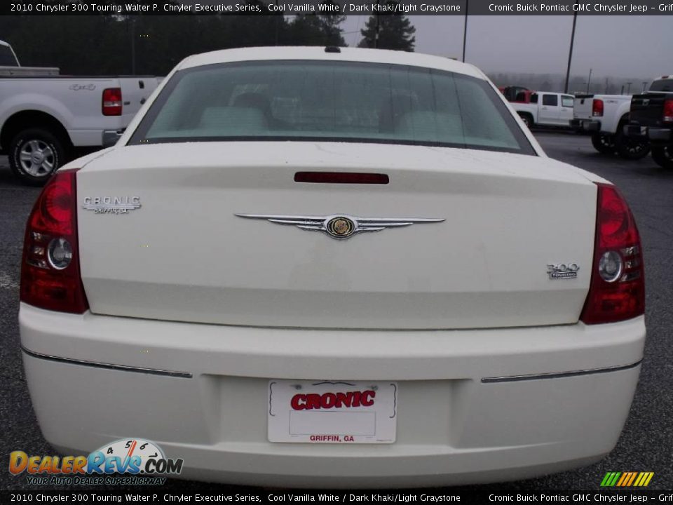 2010 Chrysler 300 Touring Walter P. Chryler Executive Series Cool Vanilla White / Dark Khaki/Light Graystone Photo #7