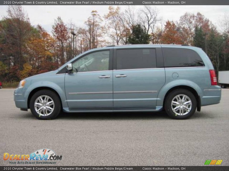 2010 Chrysler Town & Country Limited Clearwater Blue Pearl / Medium Pebble Beige/Cream Photo #6
