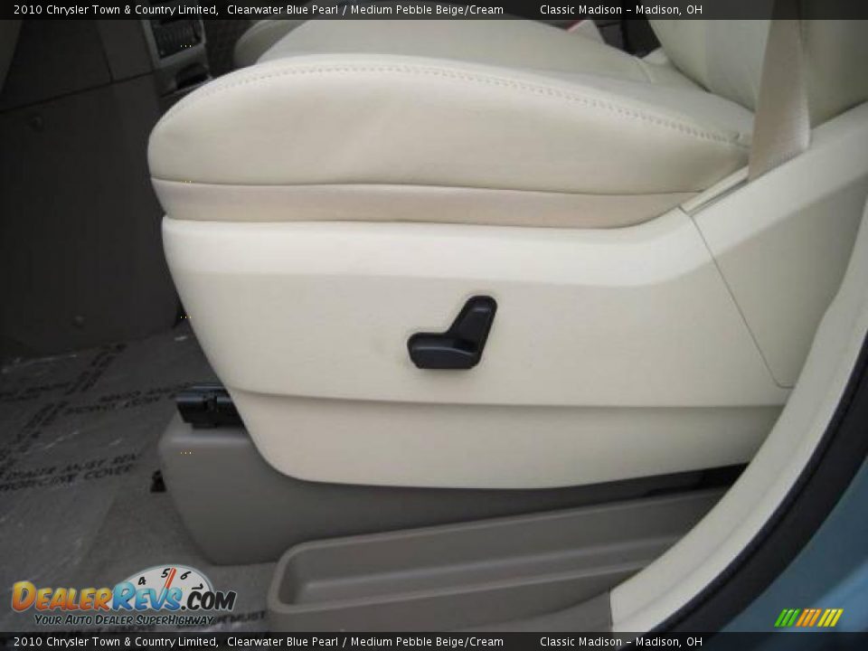 2010 Chrysler Town & Country Limited Clearwater Blue Pearl / Medium Pebble Beige/Cream Photo #9
