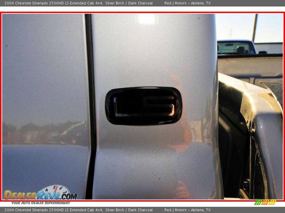 2004 Chevrolet Silverado 2500HD LS Extended Cab 4x4 Silver Birch / Dark Charcoal Photo #26