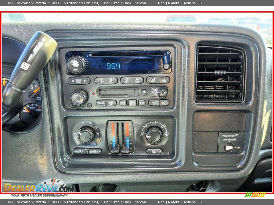 2004 Chevrolet Silverado 2500HD LS Extended Cab 4x4 Silver Birch / Dark Charcoal Photo #29