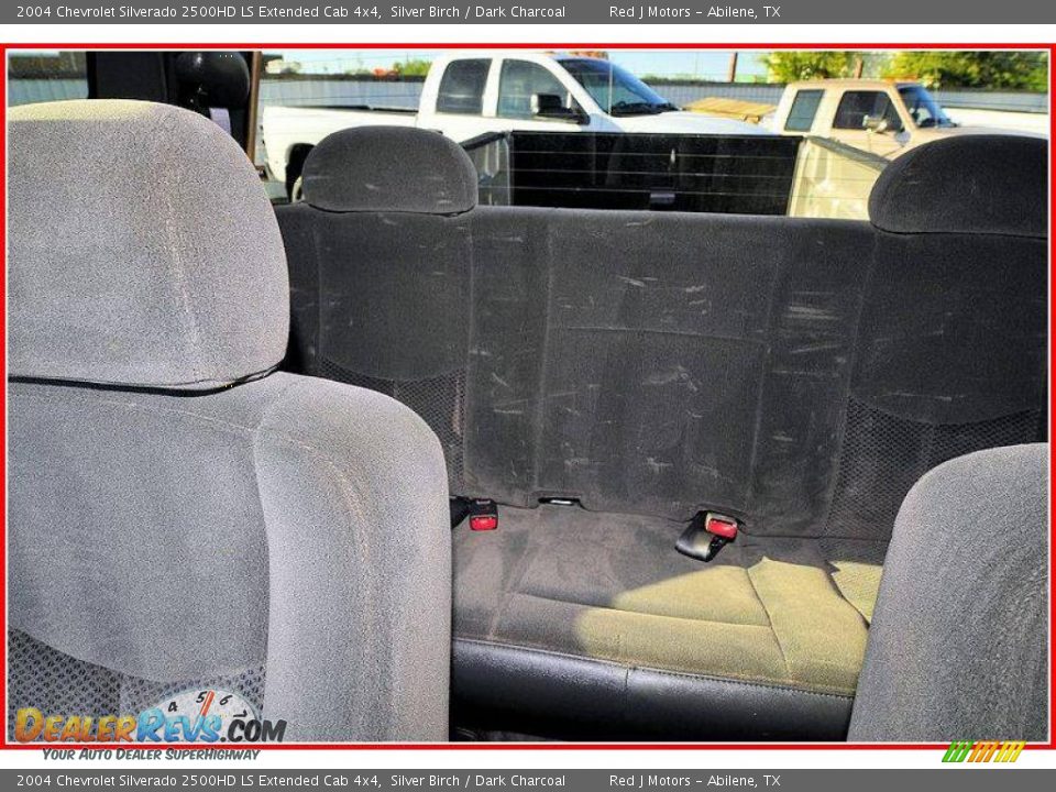 2004 Chevrolet Silverado 2500HD LS Extended Cab 4x4 Silver Birch / Dark Charcoal Photo #31