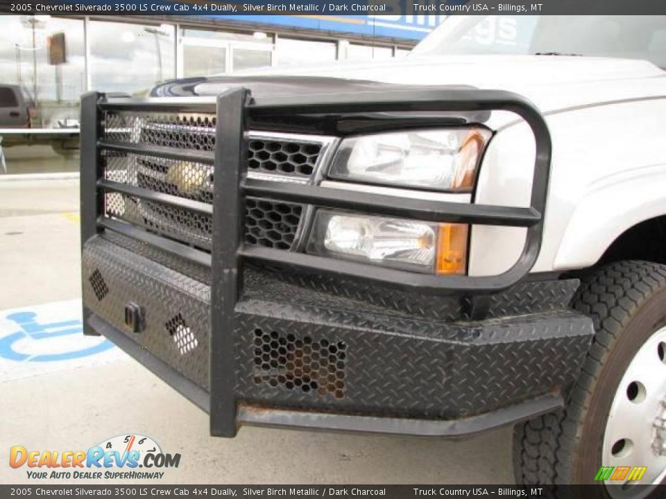 2005 Chevrolet Silverado 3500 LS Crew Cab 4x4 Dually Silver Birch Metallic / Dark Charcoal Photo #3