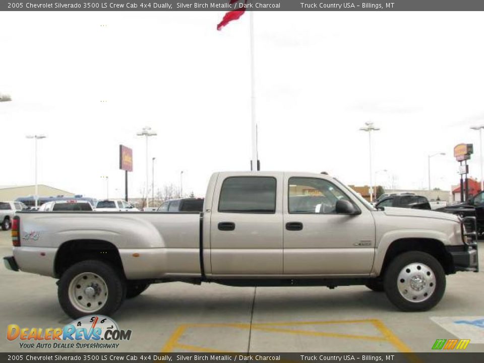 2005 Chevrolet Silverado 3500 LS Crew Cab 4x4 Dually Silver Birch Metallic / Dark Charcoal Photo #5