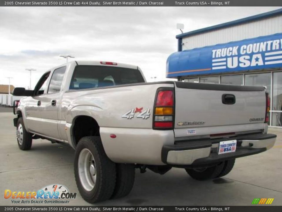 2005 Chevrolet Silverado 3500 LS Crew Cab 4x4 Dually Silver Birch Metallic / Dark Charcoal Photo #7