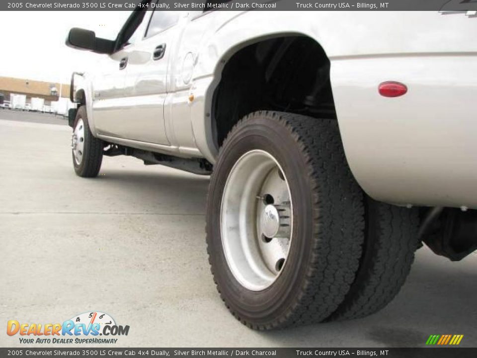 2005 Chevrolet Silverado 3500 LS Crew Cab 4x4 Dually Silver Birch Metallic / Dark Charcoal Photo #8