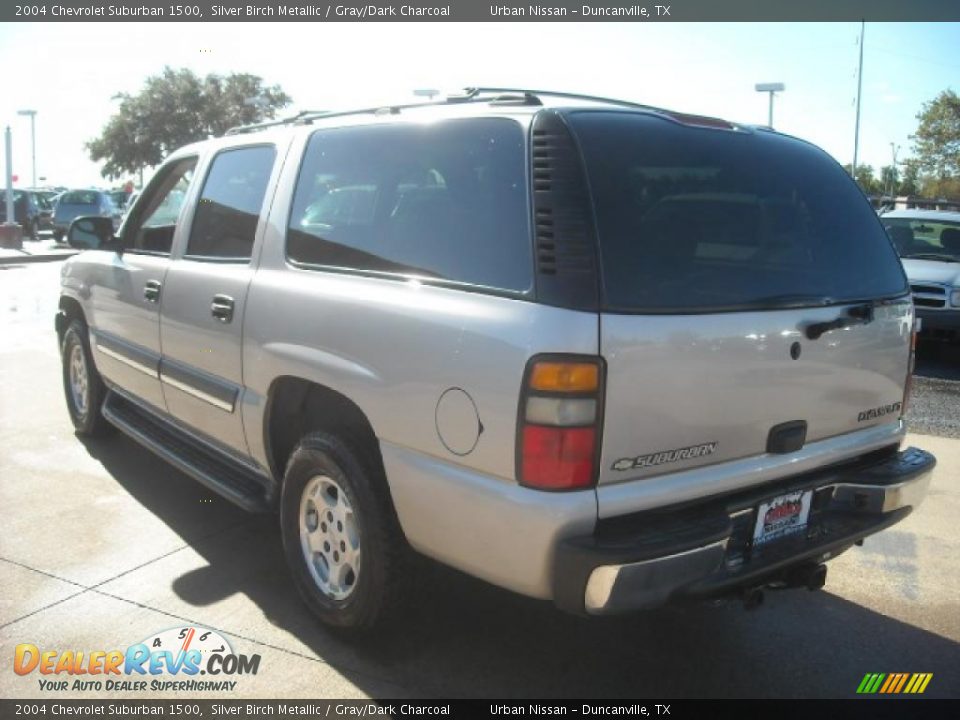 2004 Chevrolet Suburban 1500 Silver Birch Metallic / Gray/Dark Charcoal Photo #6