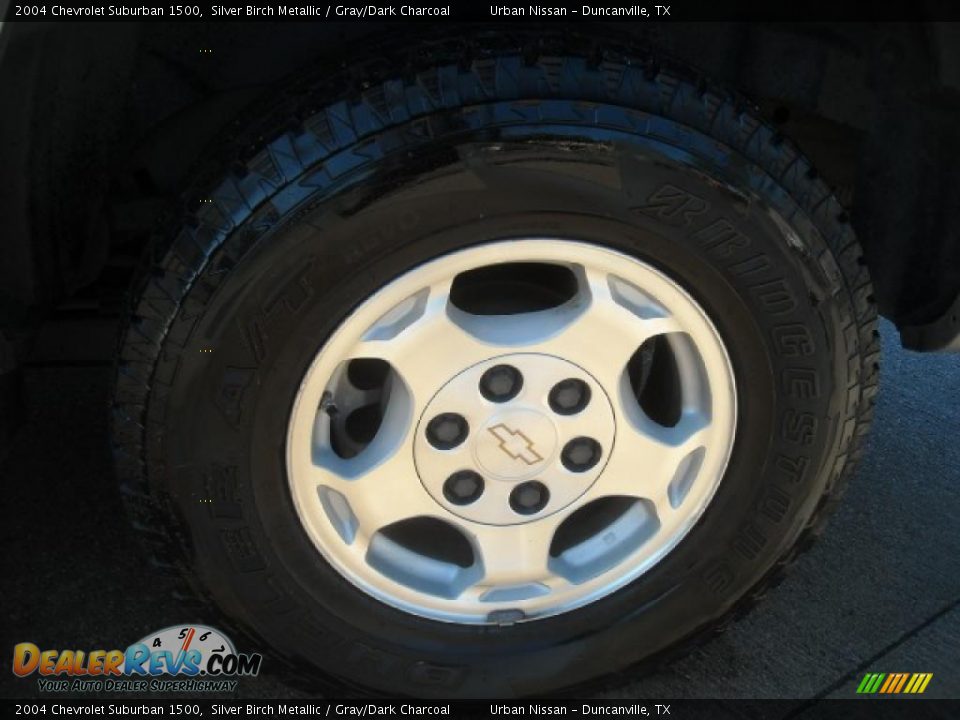 2004 Chevrolet Suburban 1500 Silver Birch Metallic / Gray/Dark Charcoal Photo #7