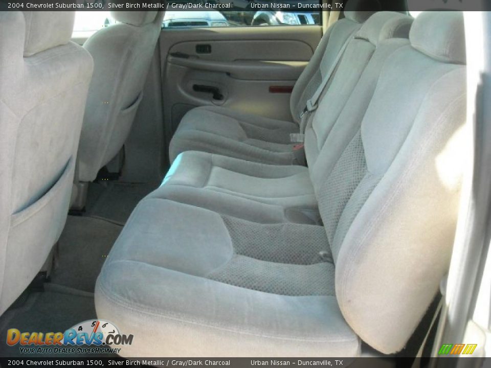 2004 Chevrolet Suburban 1500 Silver Birch Metallic / Gray/Dark Charcoal Photo #8