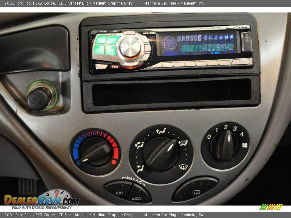 2001 Ford Focus ZX3 Coupe CD Silver Metallic / Medium Graphite Grey Photo #9