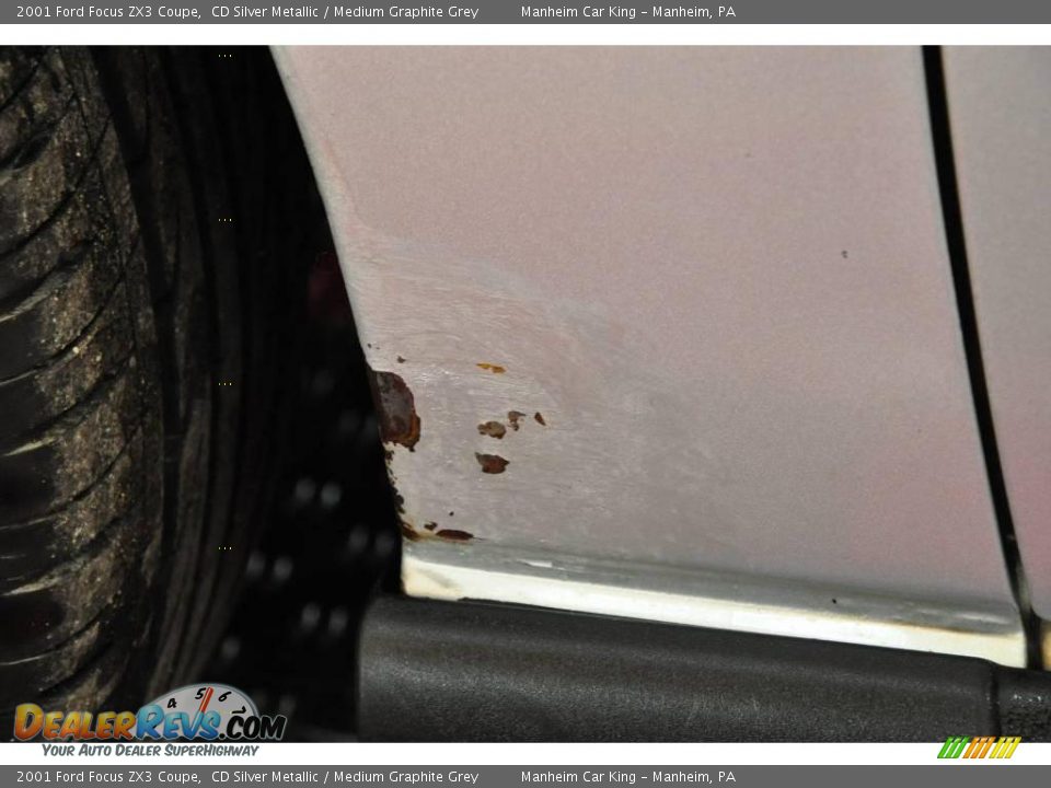 2001 Ford Focus ZX3 Coupe CD Silver Metallic / Medium Graphite Grey Photo #20