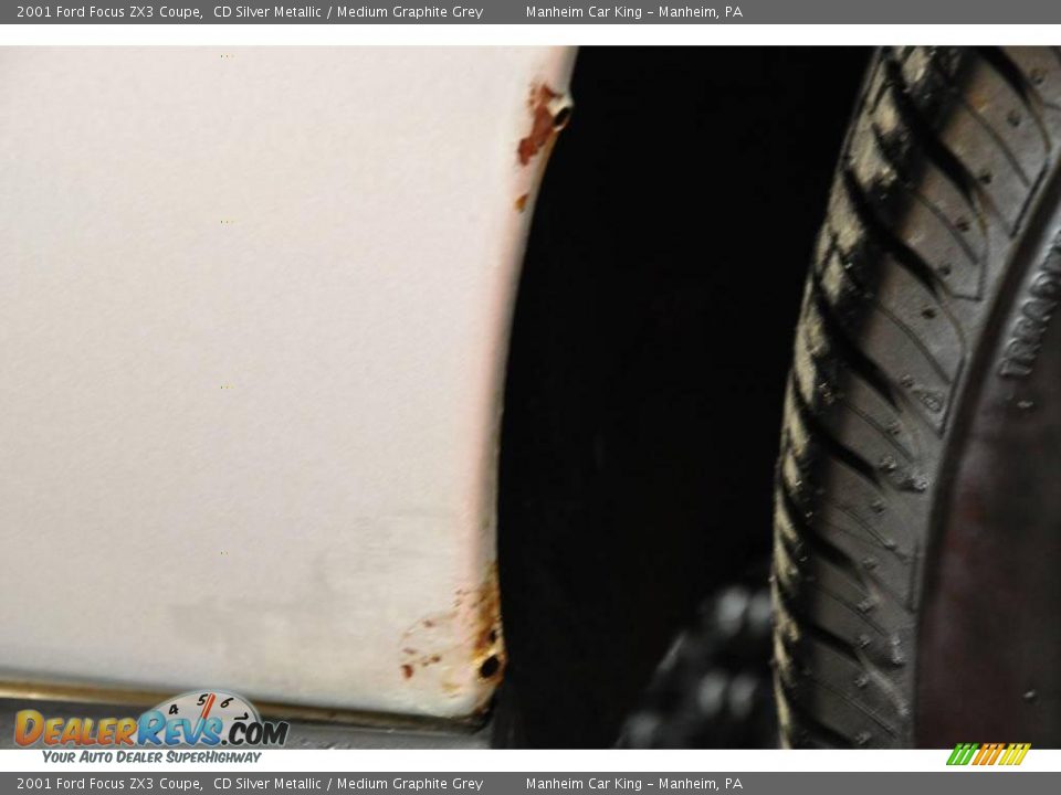 2001 Ford Focus ZX3 Coupe CD Silver Metallic / Medium Graphite Grey Photo #23