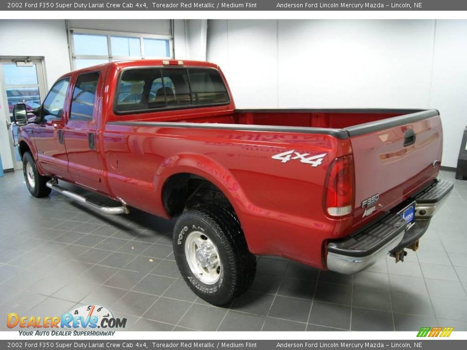 2002 Ford F350 Super Duty Lariat Crew Cab 4x4 Toreador Red Metallic / Medium Flint Photo #4