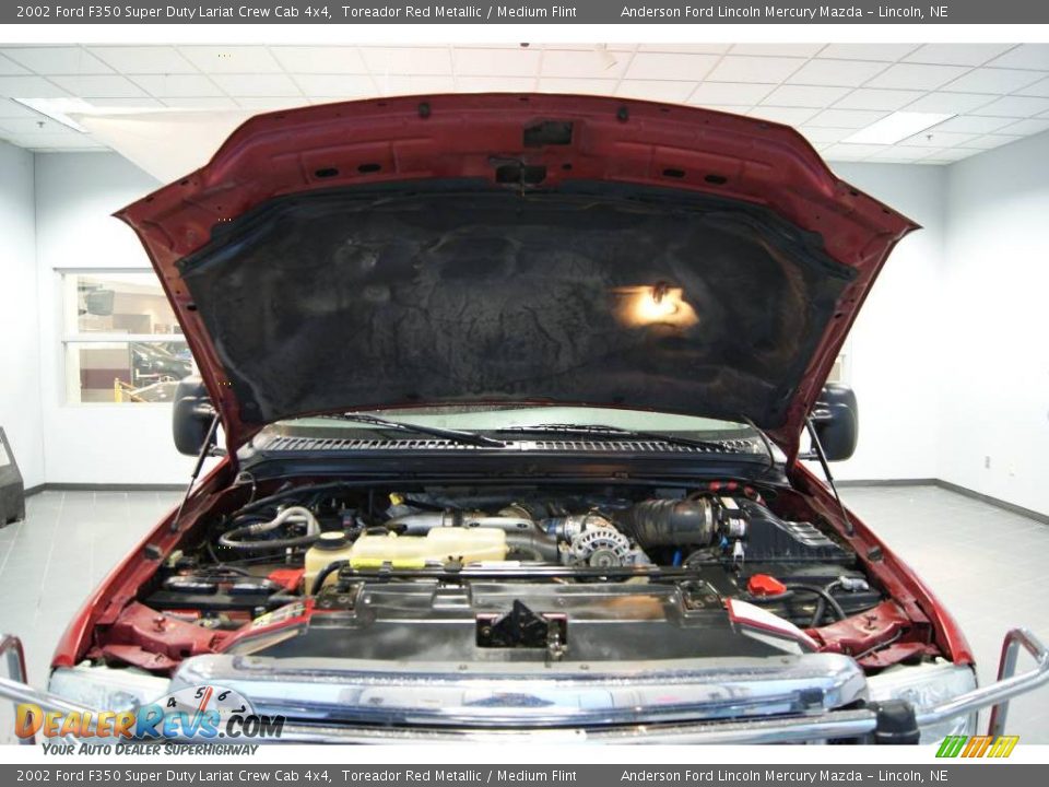 2002 Ford F350 Super Duty Lariat Crew Cab 4x4 Toreador Red Metallic / Medium Flint Photo #7