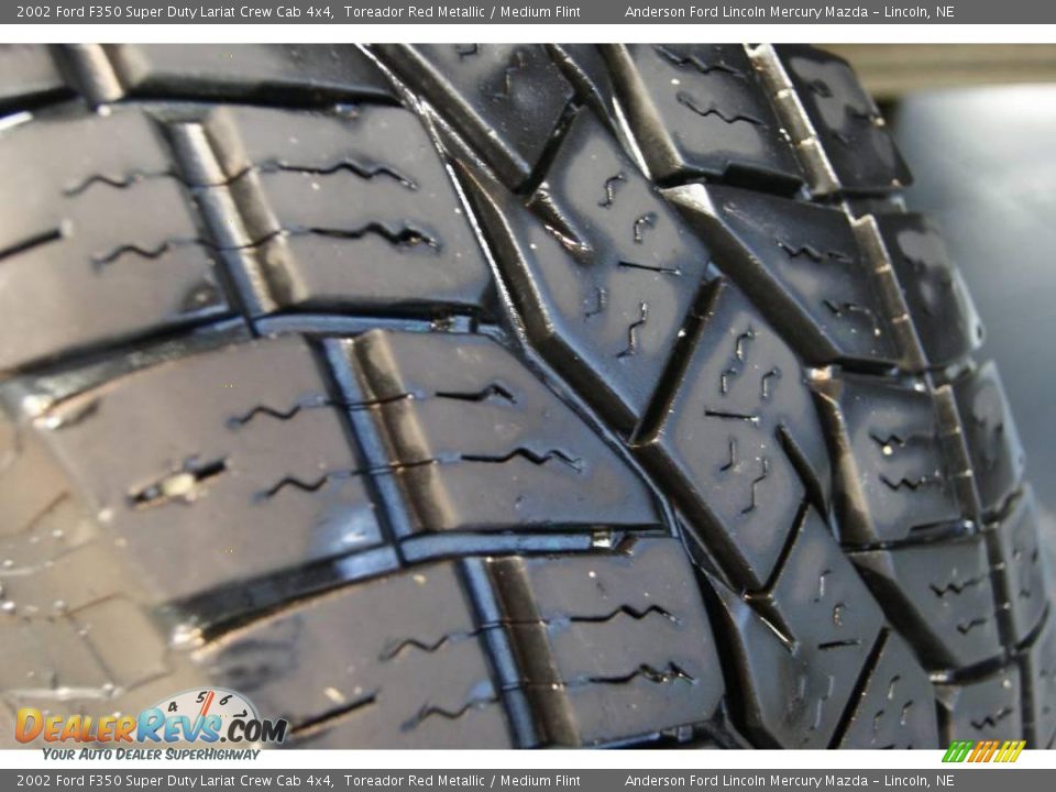 2002 Ford F350 Super Duty Lariat Crew Cab 4x4 Toreador Red Metallic / Medium Flint Photo #10