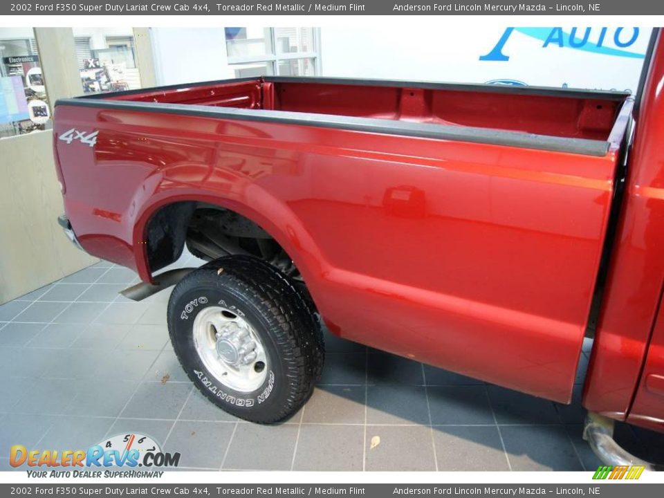 2002 Ford F350 Super Duty Lariat Crew Cab 4x4 Toreador Red Metallic / Medium Flint Photo #20