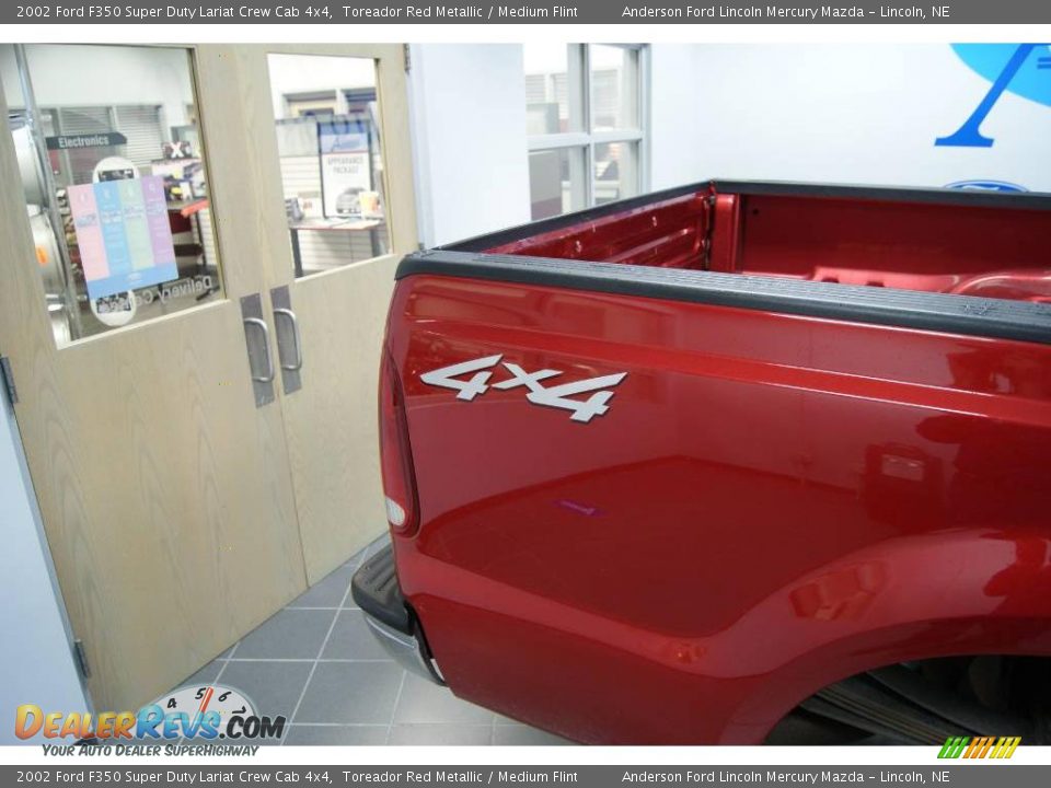 2002 Ford F350 Super Duty Lariat Crew Cab 4x4 Toreador Red Metallic / Medium Flint Photo #21