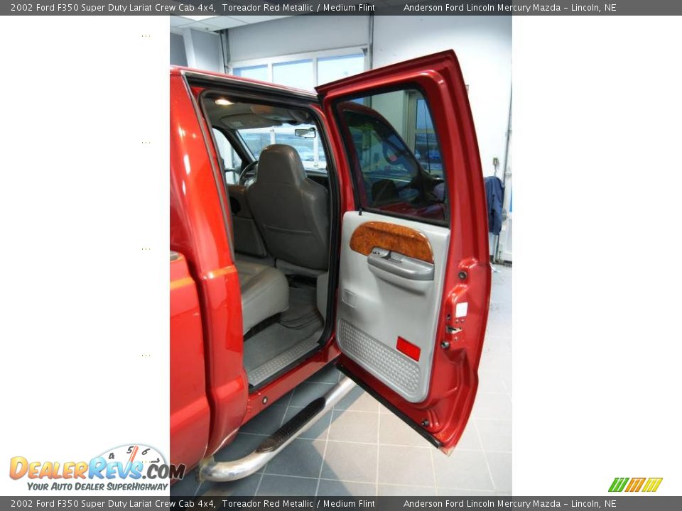 2002 Ford F350 Super Duty Lariat Crew Cab 4x4 Toreador Red Metallic / Medium Flint Photo #26