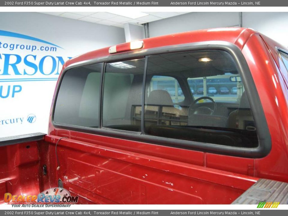 2002 Ford F350 Super Duty Lariat Crew Cab 4x4 Toreador Red Metallic / Medium Flint Photo #28