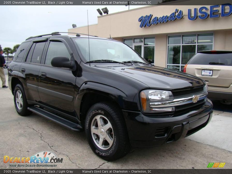 2005 Chevrolet TrailBlazer LS Black / Light Gray Photo #2
