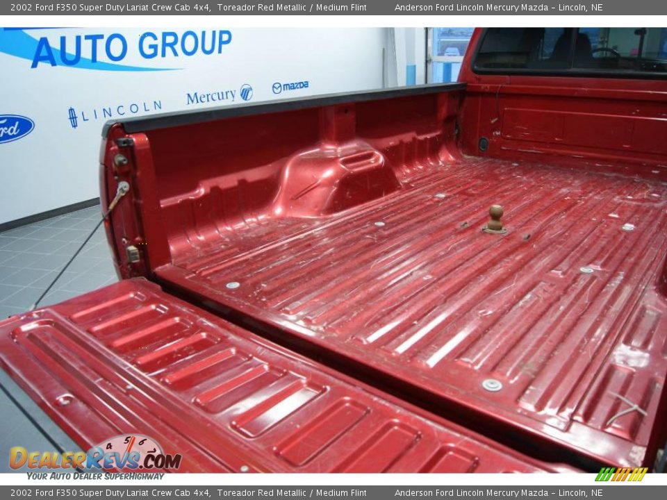 2002 Ford F350 Super Duty Lariat Crew Cab 4x4 Toreador Red Metallic / Medium Flint Photo #30