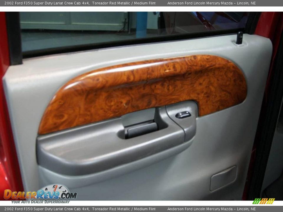 2002 Ford F350 Super Duty Lariat Crew Cab 4x4 Toreador Red Metallic / Medium Flint Photo #32