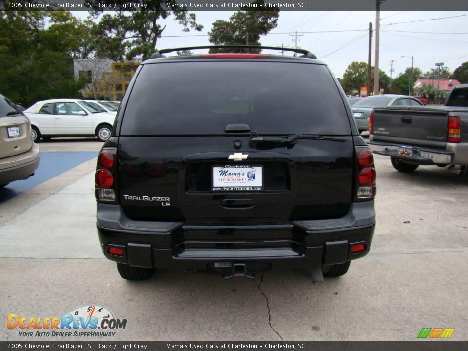 2005 Chevrolet TrailBlazer LS Black / Light Gray Photo #6