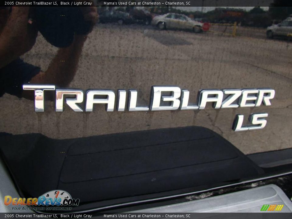 2005 Chevrolet TrailBlazer LS Black / Light Gray Photo #8