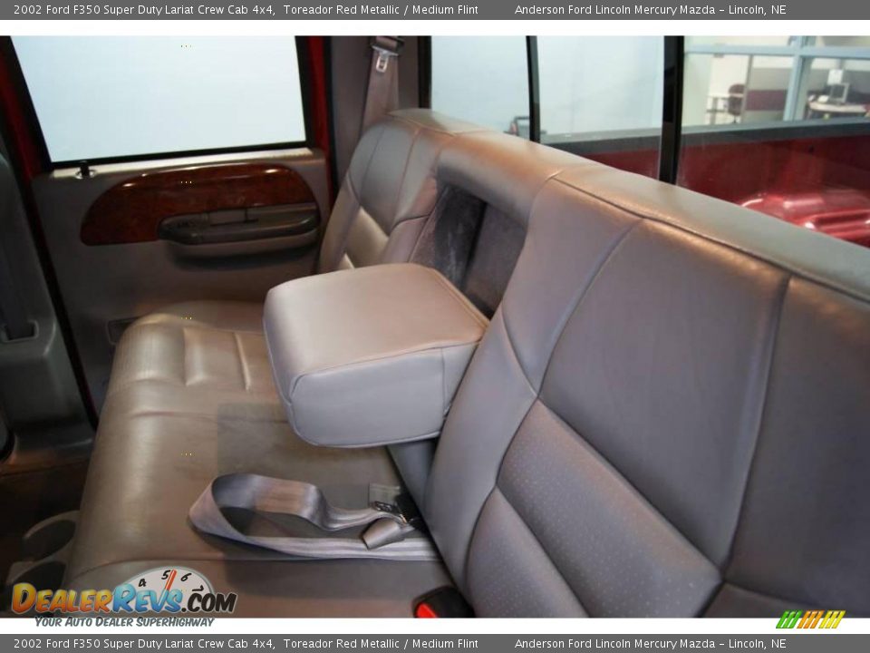 2002 Ford F350 Super Duty Lariat Crew Cab 4x4 Toreador Red Metallic / Medium Flint Photo #36