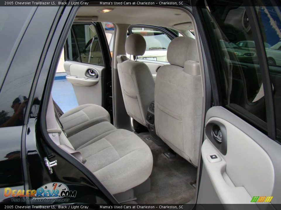 2005 Chevrolet TrailBlazer LS Black / Light Gray Photo #13