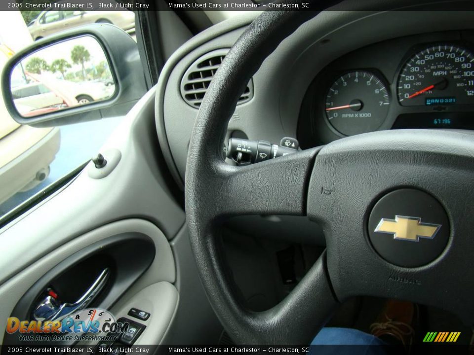 2005 Chevrolet TrailBlazer LS Black / Light Gray Photo #18