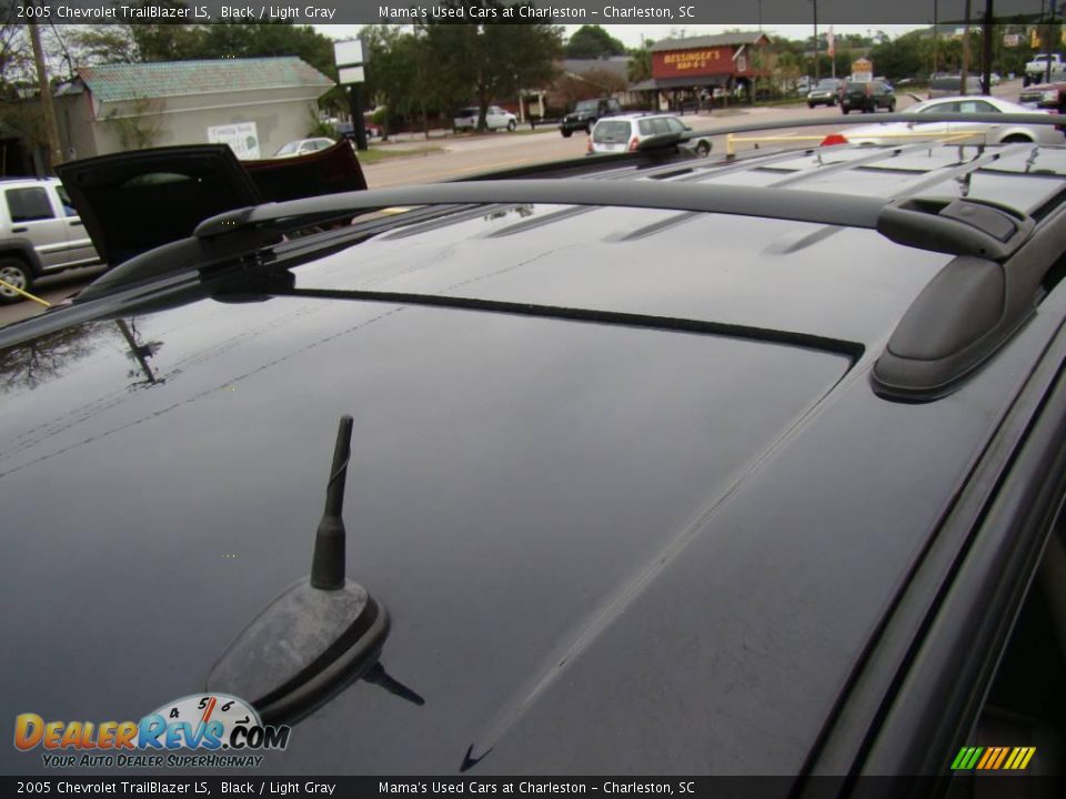 2005 Chevrolet TrailBlazer LS Black / Light Gray Photo #26