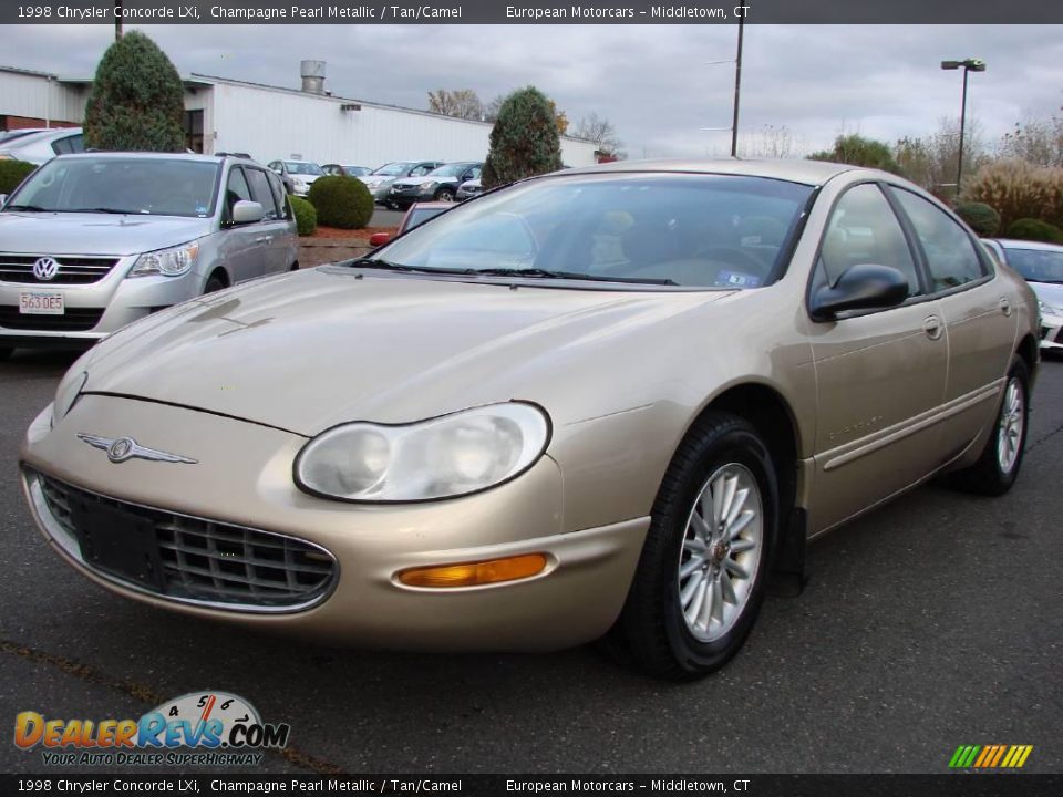 1998 Chrysler Concorde LXi Champagne Pearl Metallic / Tan/Camel Photo #1