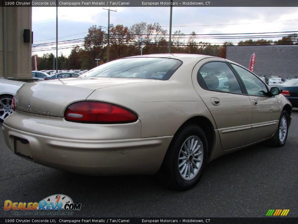 1998 Chrysler Concorde LXi Champagne Pearl Metallic / Tan/Camel Photo #4