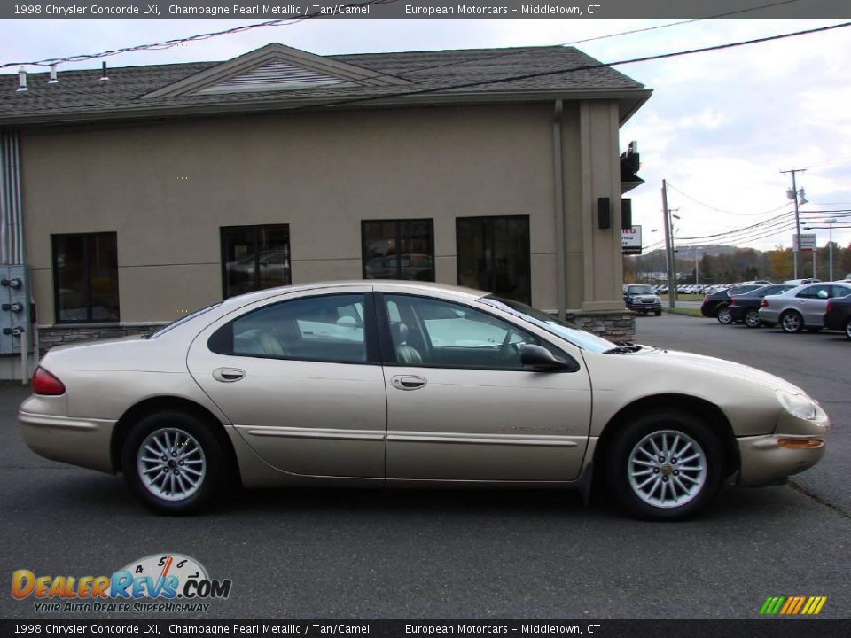 1998 Chrysler Concorde LXi Champagne Pearl Metallic / Tan/Camel Photo #5