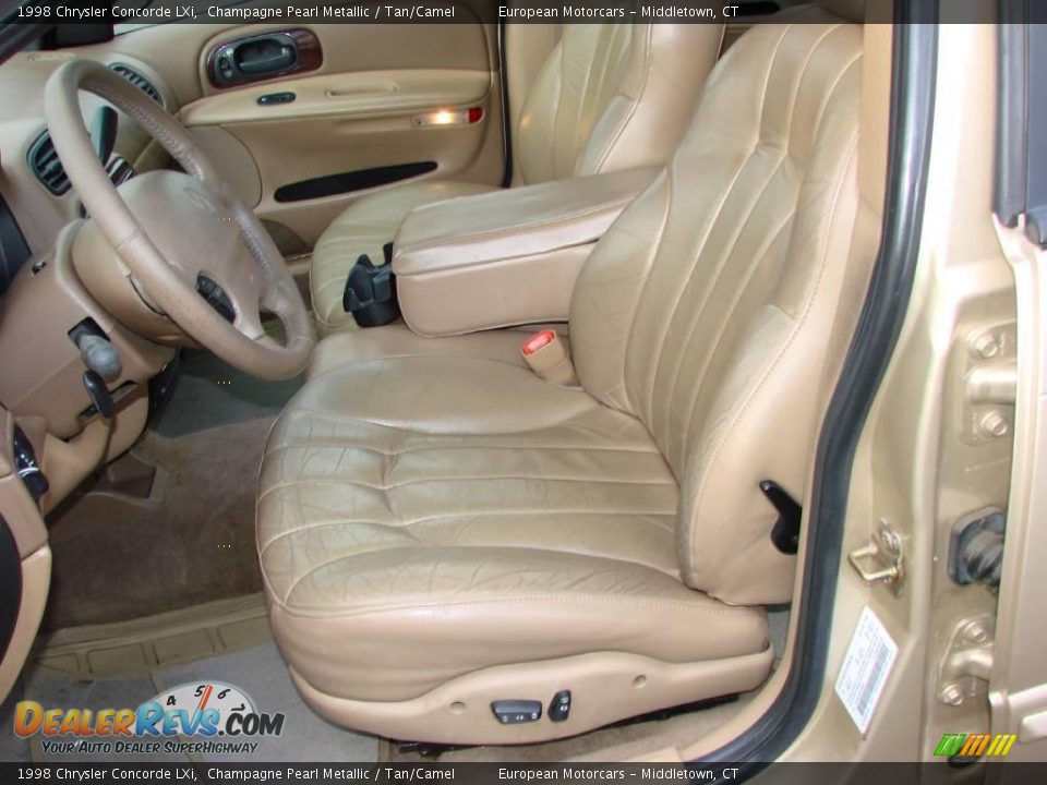 1998 Chrysler Concorde LXi Champagne Pearl Metallic / Tan/Camel Photo #10