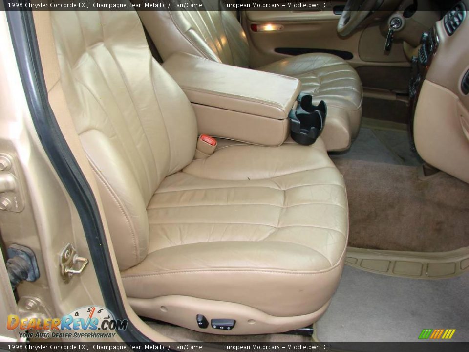 1998 Chrysler Concorde LXi Champagne Pearl Metallic / Tan/Camel Photo #11
