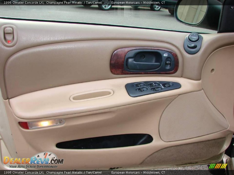 1998 Chrysler Concorde LXi Champagne Pearl Metallic / Tan/Camel Photo #18