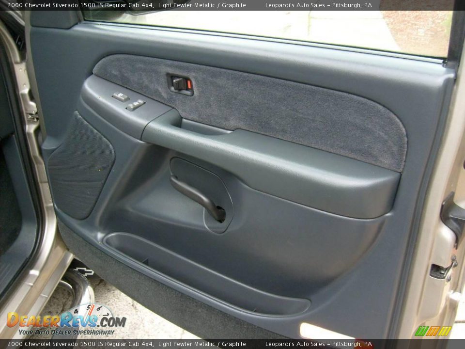 2000 Chevrolet Silverado 1500 LS Regular Cab 4x4 Light Pewter Metallic / Graphite Photo #10