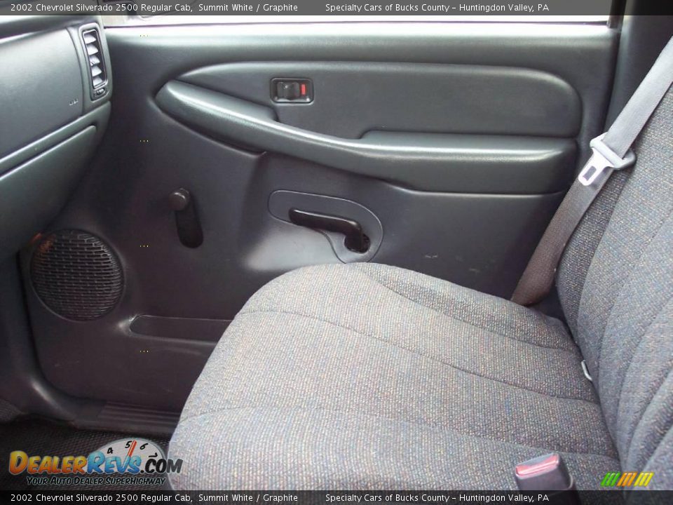 2002 Chevrolet Silverado 2500 Regular Cab Summit White / Graphite Photo #25