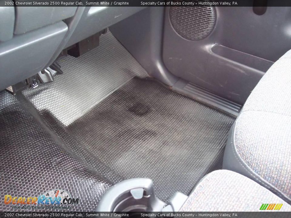 2002 Chevrolet Silverado 2500 Regular Cab Summit White / Graphite Photo #26