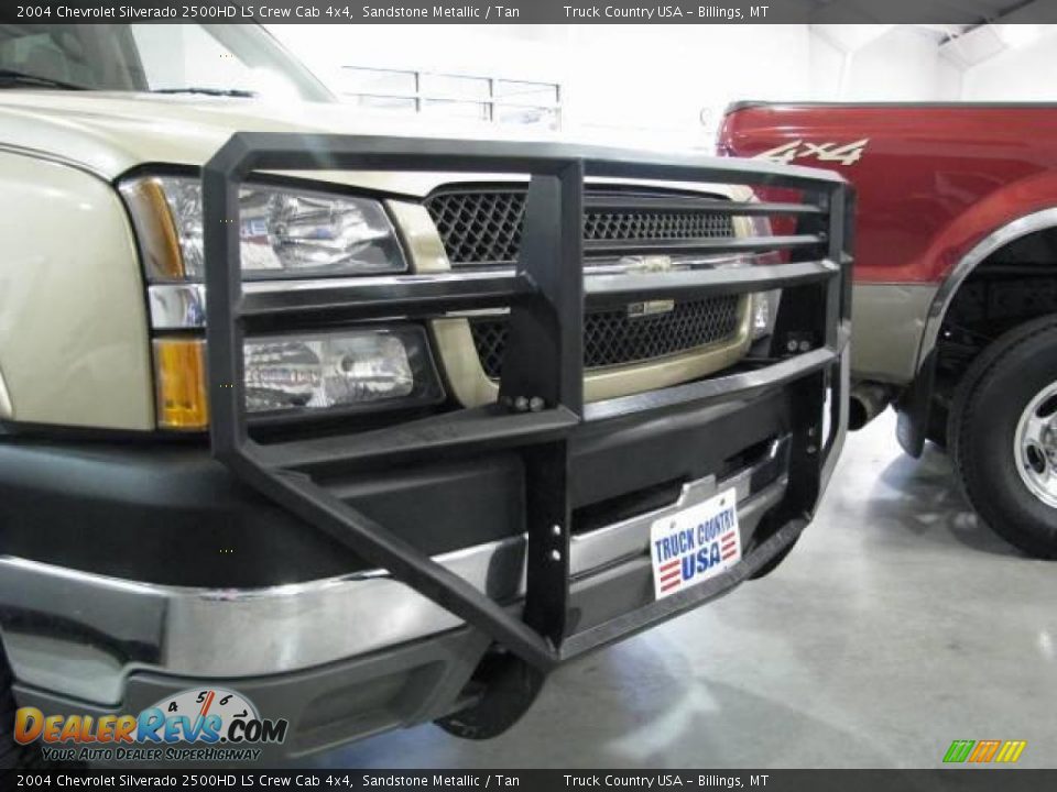 2004 Chevrolet Silverado 2500HD LS Crew Cab 4x4 Sandstone Metallic / Tan Photo #4