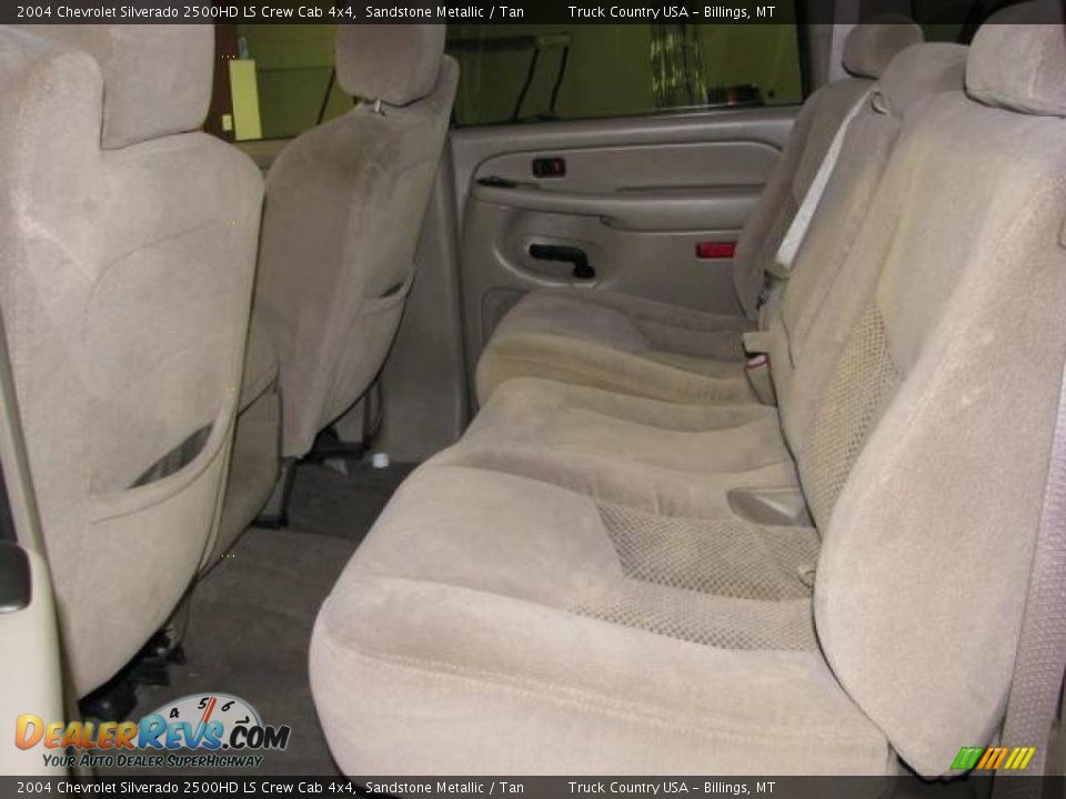 2004 Chevrolet Silverado 2500HD LS Crew Cab 4x4 Sandstone Metallic / Tan Photo #9