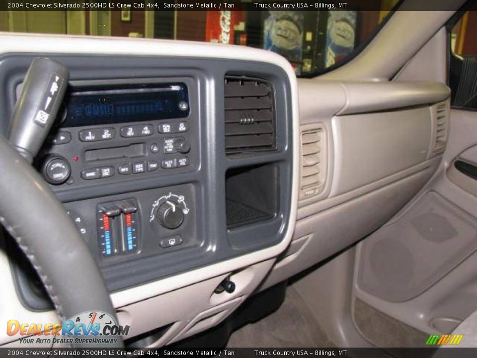 2004 Chevrolet Silverado 2500HD LS Crew Cab 4x4 Sandstone Metallic / Tan Photo #12